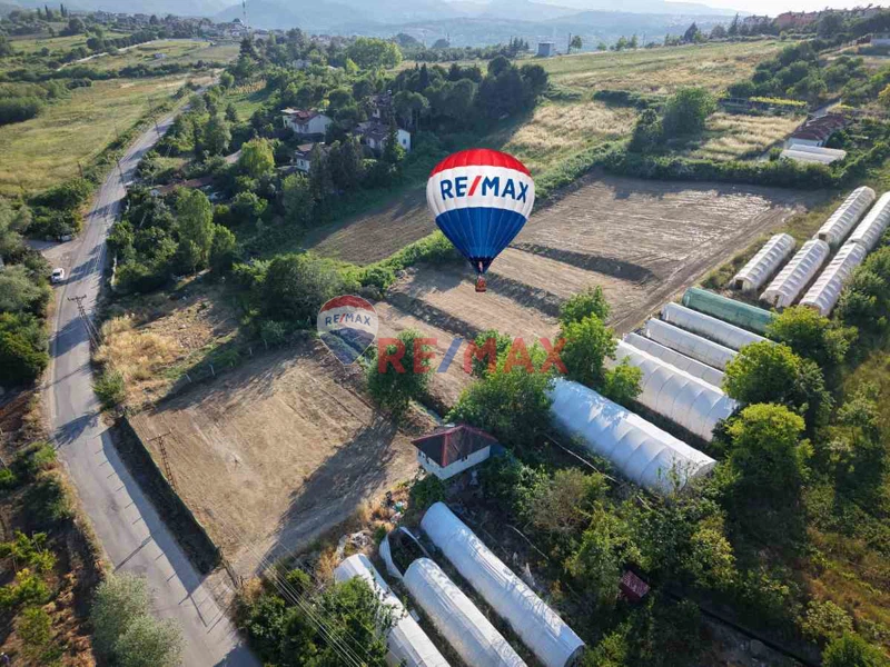 YALOVA MERKEZ HACIMEHMET'TE ASFALT YOLA CEPHE ÖZEL KONUMLU TARLA