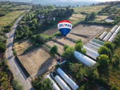 YALOVA MERKEZ HACIMEHMET'TE ASFALT YOLA CEPHE ÖZEL KONUMLU TARLA