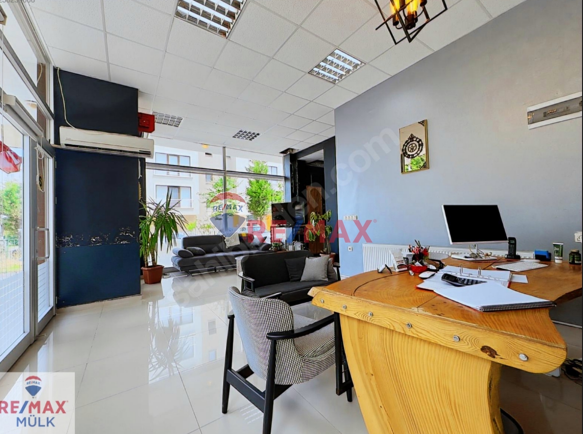 PRESTİJLİ LOKASYON! 55 M² SATILIK DÜKKAN ULAŞIMIN TAM KALBİ