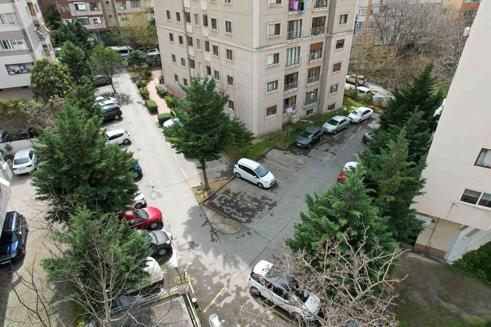 GÖZTEPE & KUYUBAŞI KONUTLARI’NDA, 10. KAT 3+1 SATILIK DAIRE –BOŞ-