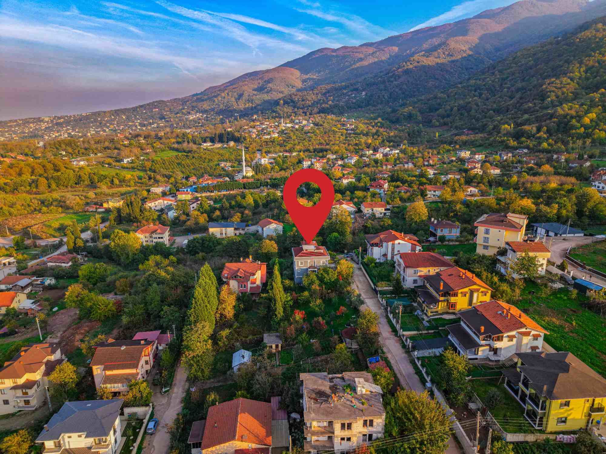 KARTEPE SUADİYE YEŞİLLİKLER İÇERİSİNDE SATILIK MÜSTAKİL VİLLA