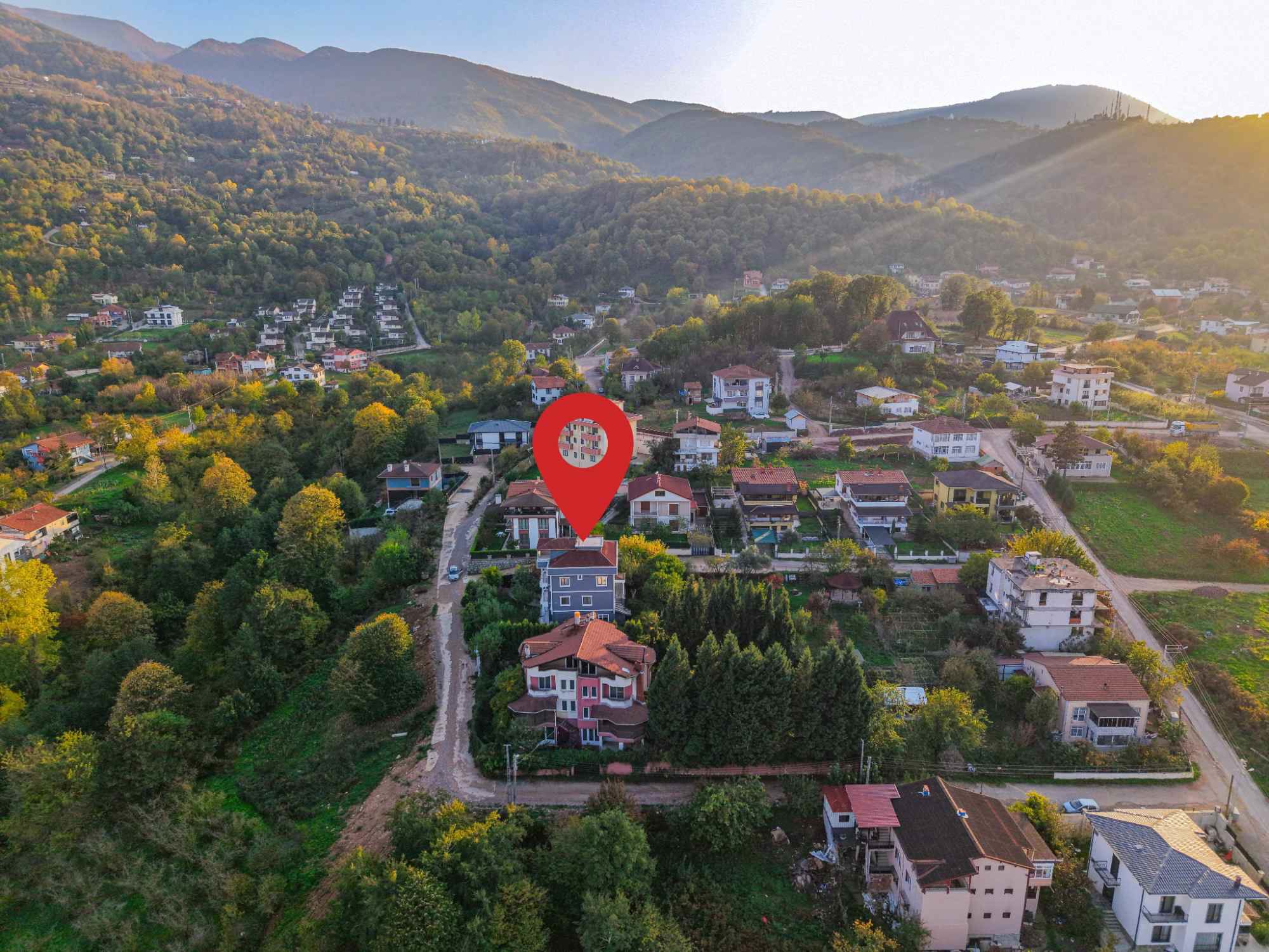 KARTEPE SUADİYE YEŞİLLİKLER İÇERİSİNDE SATILIK MÜSTAKİL VİLLA