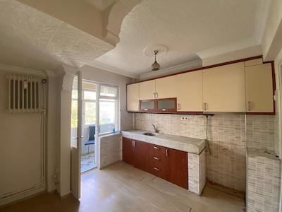 REMAX BEYAZ KÜKÜRTLÜ MAHALLESİ SATILIK 3 + 1 DAİRE