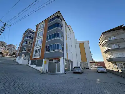 REMAX ŞAHIN'DEN CANIK ŞEHIT MESUT BIRINCI CADDESINDE 180 M2 DÜKKAN