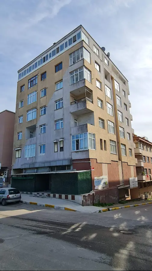 PENDİK FEVZİ ÇAKMAK’DA YATIRIMLIK 2+1 ÖNÜ AÇIK GENİŞ BALKON KAYNARCA BÖLGE PARKI KARŞISI DAİRE 