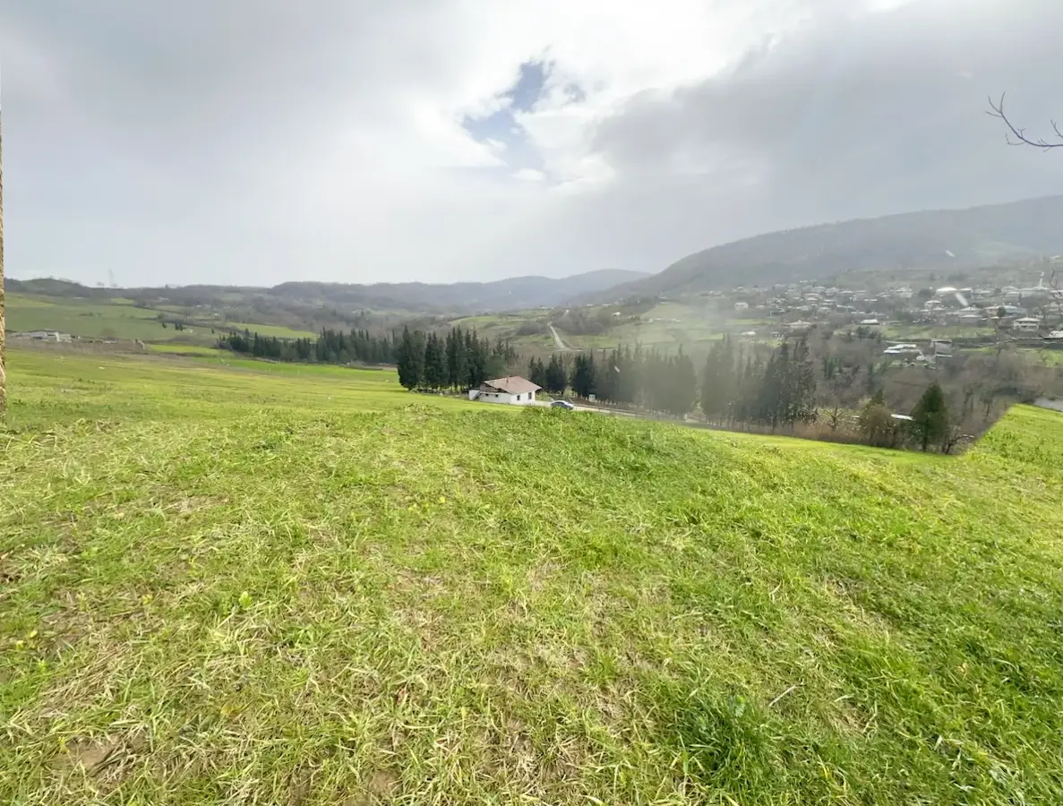 ÇUKURKÖYDE 5.600M2 SATILIK ARSA DOĞA İÇERİSİNDE