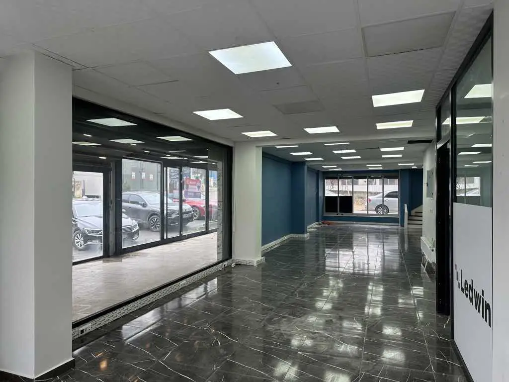TUZLA AYDINLI’DA KİRALIK 400 M2 3 KATLI DÜKKAN