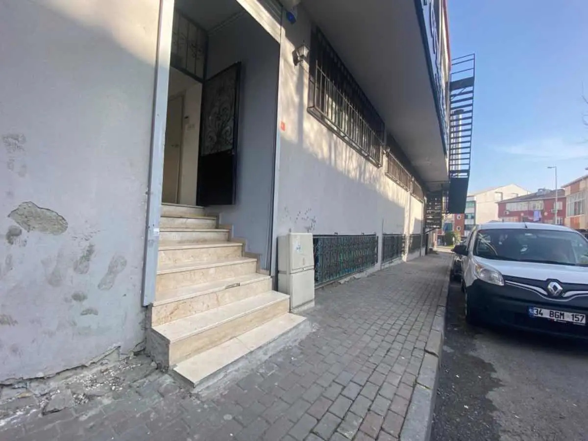 BAĞCILAR BAĞLAR MAHALLESİNDE SATILIK TİCARİ BİNA 2
