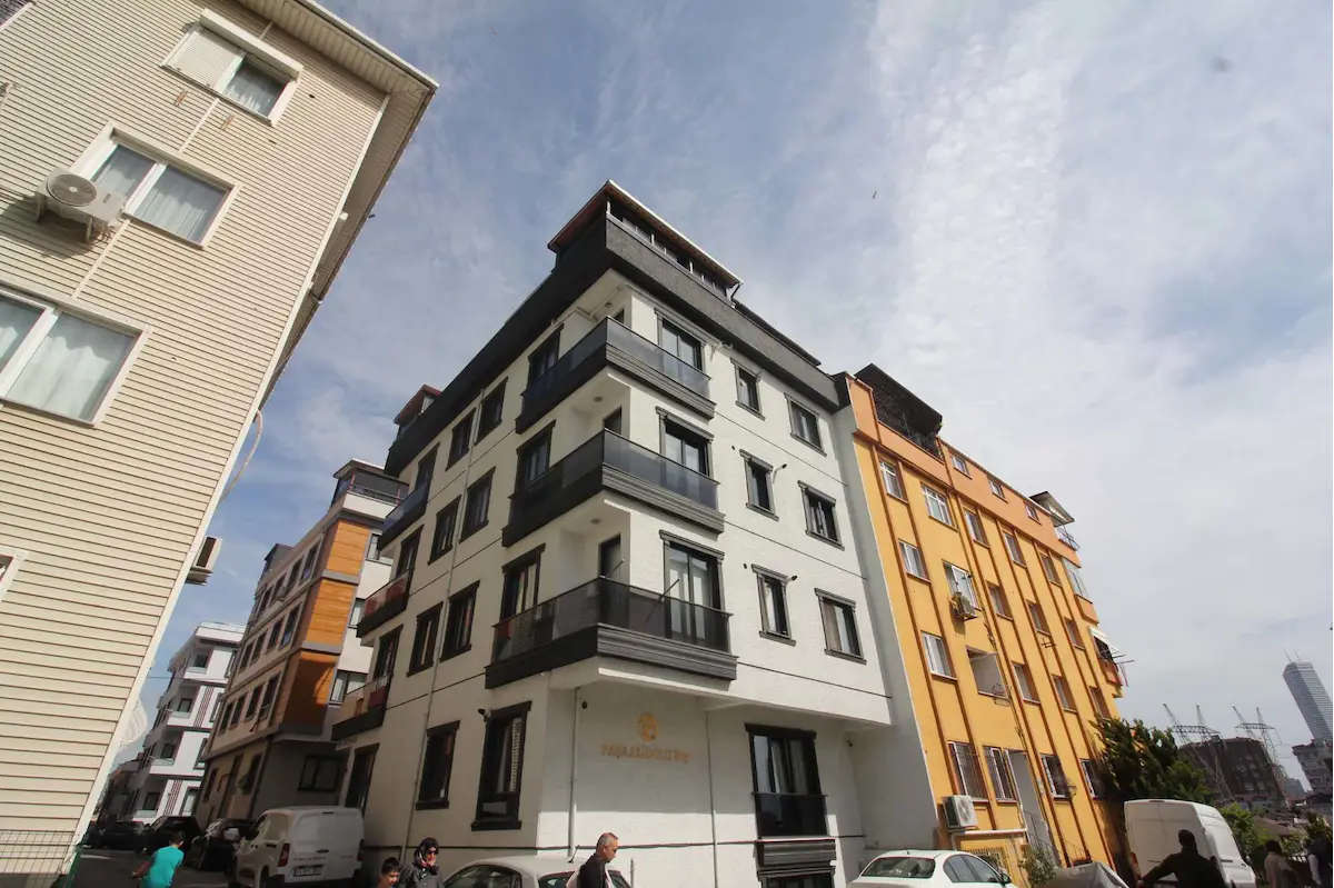 RE/MAX PANORAMA 3 YILLIK BİNADA ARA KAT SATILIK 2+1
