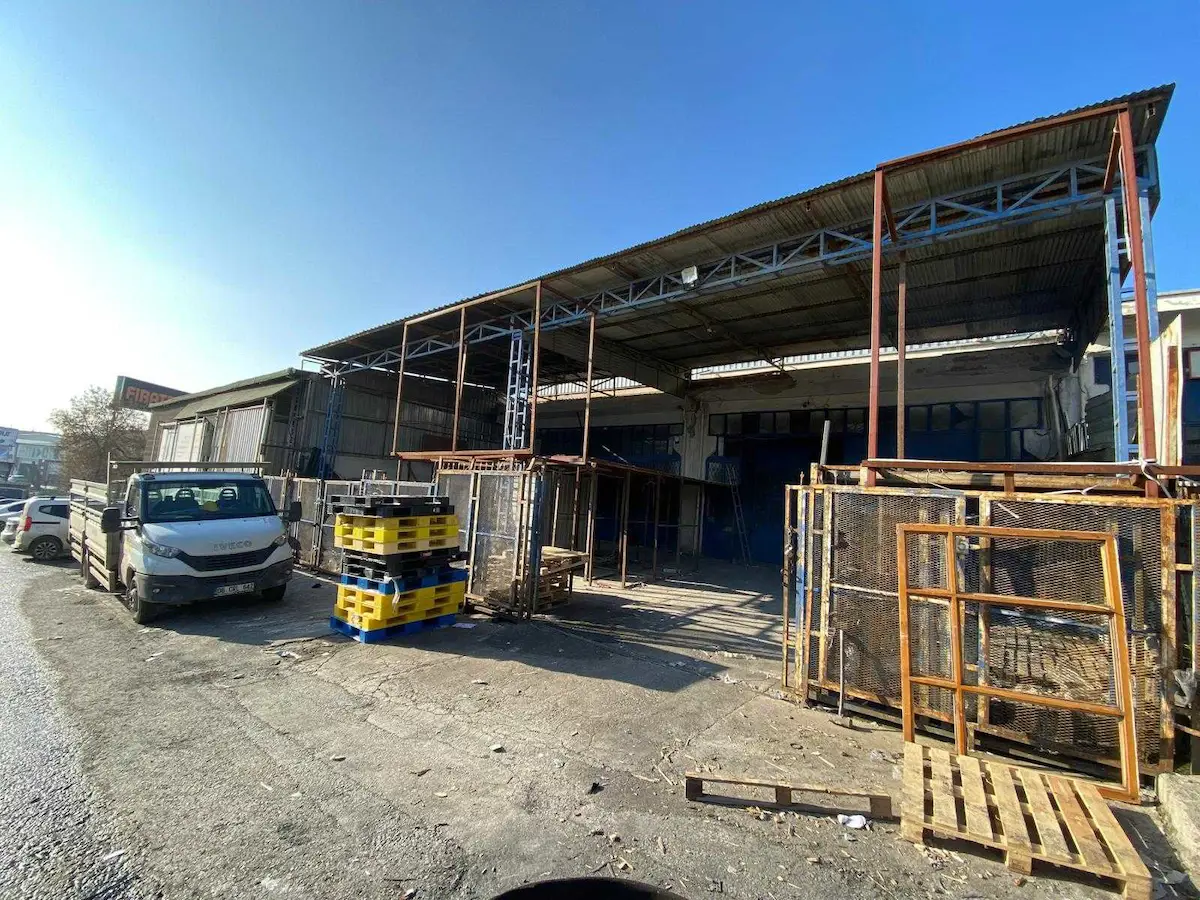 ATİSAN SANAYİ SİTESİ A.HALİK RENDA CAD. ÜZERİ 390 M2 DÜKKAN