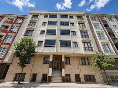 DOĞAN ARASLI BULVARI VE NİKAH SARAYINA KOMŞU ÖNÜ KAPANMAZ 2+1 DAİRE