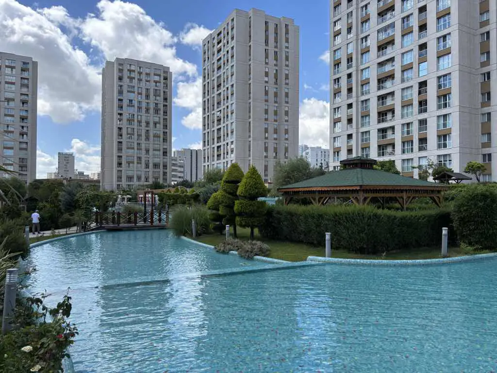 ISPARTAKULE BIZIM EVLER DÖRT SATILIK BOŞ 4 + 1 DAIRE