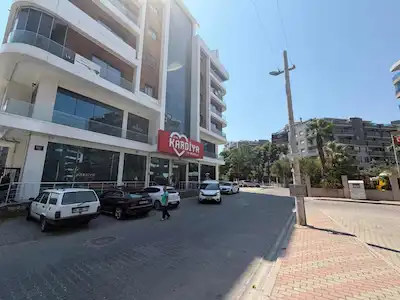 26 YALI MAHALLESİNDE 3+1 KİRALIK OFİS