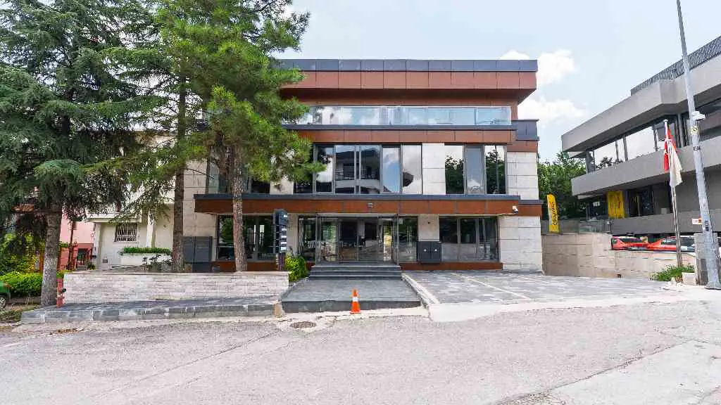 BEYSUKENT ANGORA BULVARI’NA PARALEL | 800 M² KOMPLE SATILIK BİNA