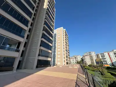 RE/MAX EDE'DEN SOSYAL DONATILI SİTEDE MODERN TASARIMLI 4+1 DAİRE