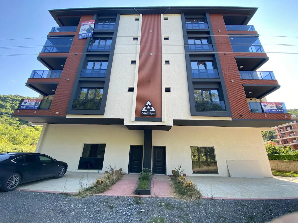 REMAX/ŞEREF PISIL'DAN SESSİZ VE SAKİN KONUMDA GENİŞ 1+1 DAİRE