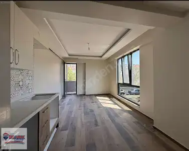 REMAX ŞEHİR 'DEN DEVLET HASTANESINE KOMŞU 1 + 1 SATILIK DAIRE