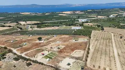 ÇANAKKALE MERKEZ YAPILDAK BOĞAZ MANZARALI SATILIK HISSELI ARAZI