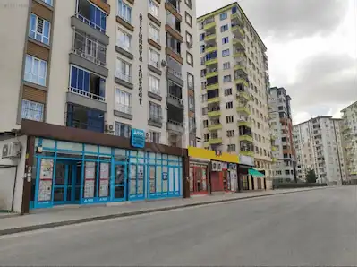 REMAX ÖZGÜR'DEN KURUMSAL KİRACILI FIRSAT DÜKKAN