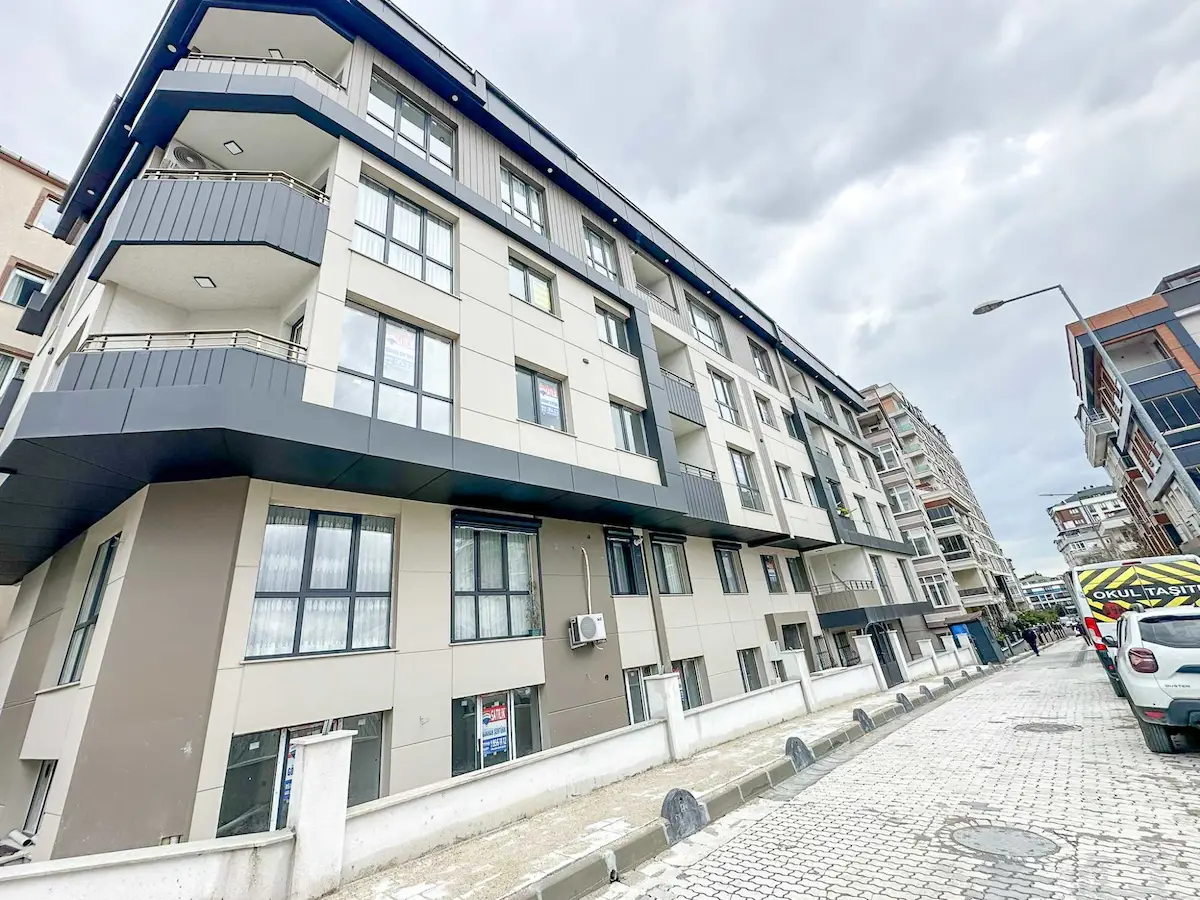 KÜÇÜKÇEKMECE CUMHURİYET KAPALI OTOPARKLI 4+1 SATILIK DUBLEKS