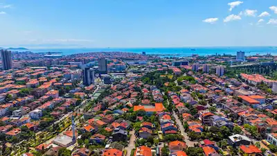 KADIKÖY KOŞUYOLU’NDA YAPI RUHSATI ALINMIŞ, ÖZEL PROJEYE UYGUN SATILIK ARSA