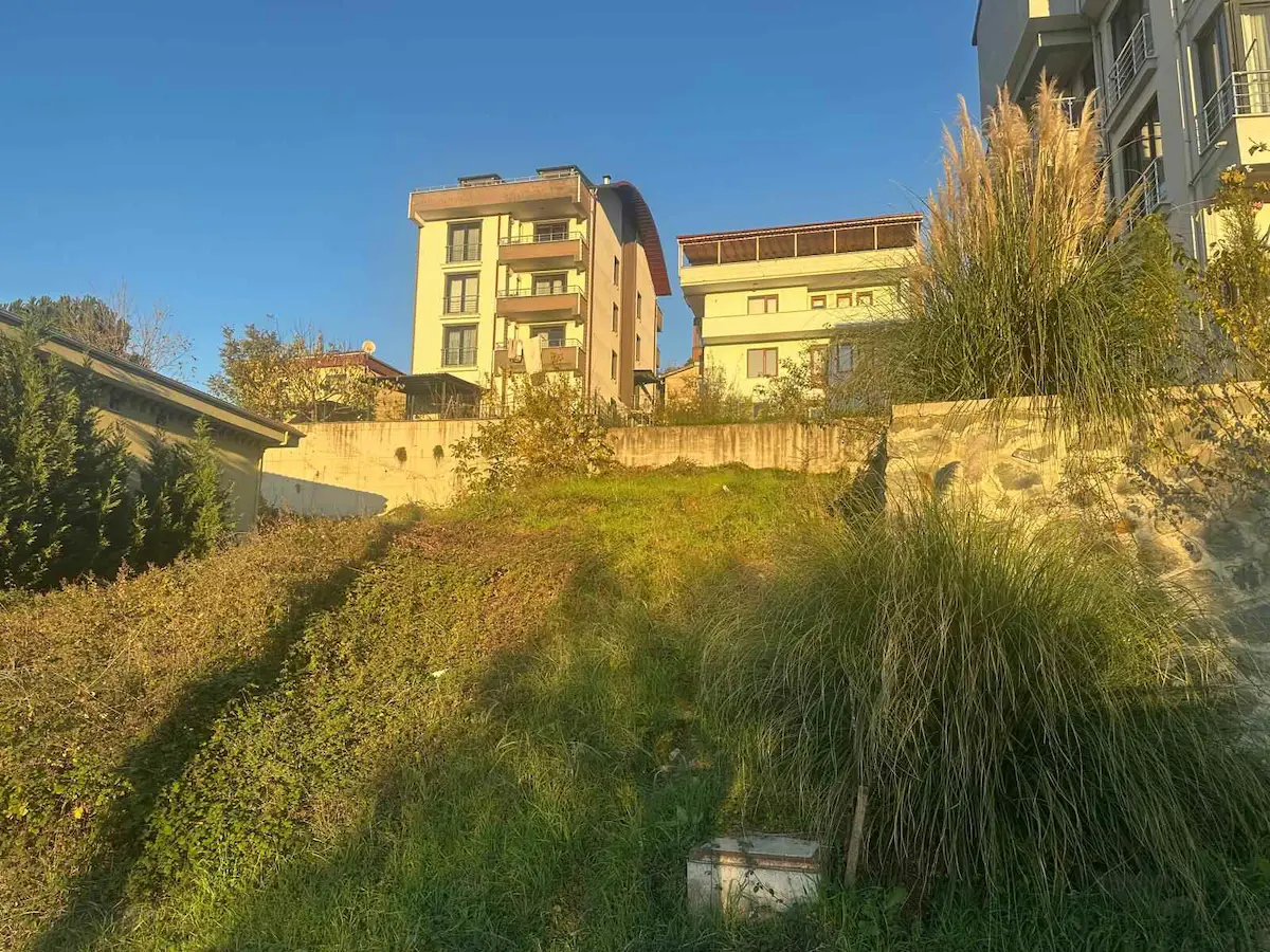 REMAX DREAM'DEN BAŞİSKELE Ş.YUVACIK'TA FIRSAT ARSA