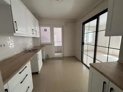 BİGA GAZİKEMAL MAH’DE ÇARŞIYA YAKIN, YENİLENMİŞ 3+1 KİRALIK DAİRE (BOŞ/EŞYASIZ)