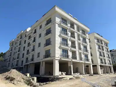 BÜYÜKÇEKMECE ATATÜRK MH YENİ SİTEDE SATILIK 2+1 DAİRE-REMAX KAYA