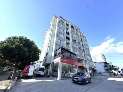 KURTKÖY YILDIRIM BEYAZIT CADDESİNDE SATILIK TERASLI 2+1