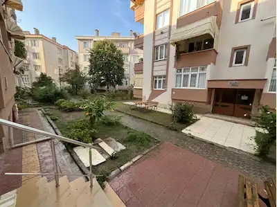DERİNCE’DE SİTE İÇİNDE 3+1 | 115 M² BRÜT | YÜKSEK GİRİŞ | KREDİYE UYGUN