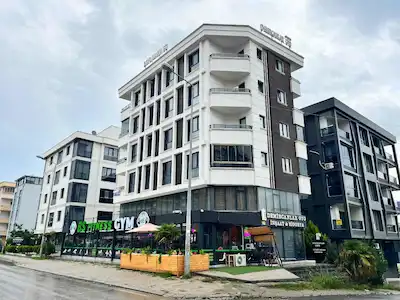 KÖRFEZ TRAMVAY DURAĞINA CEPHE KİRALIK LÜKS 1+1 LOFT DAİRE