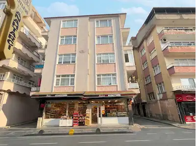 REMAXÇAKRA ÖMER ONAYCI'DAN GÖLCÜK MRK. İÇI FULL YAPILI 2+1 DAIRE