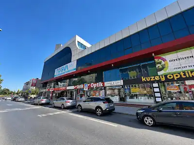 ESENYURT MERKEZDE ÇATI TERASLI KİRALIK İŞYERİ