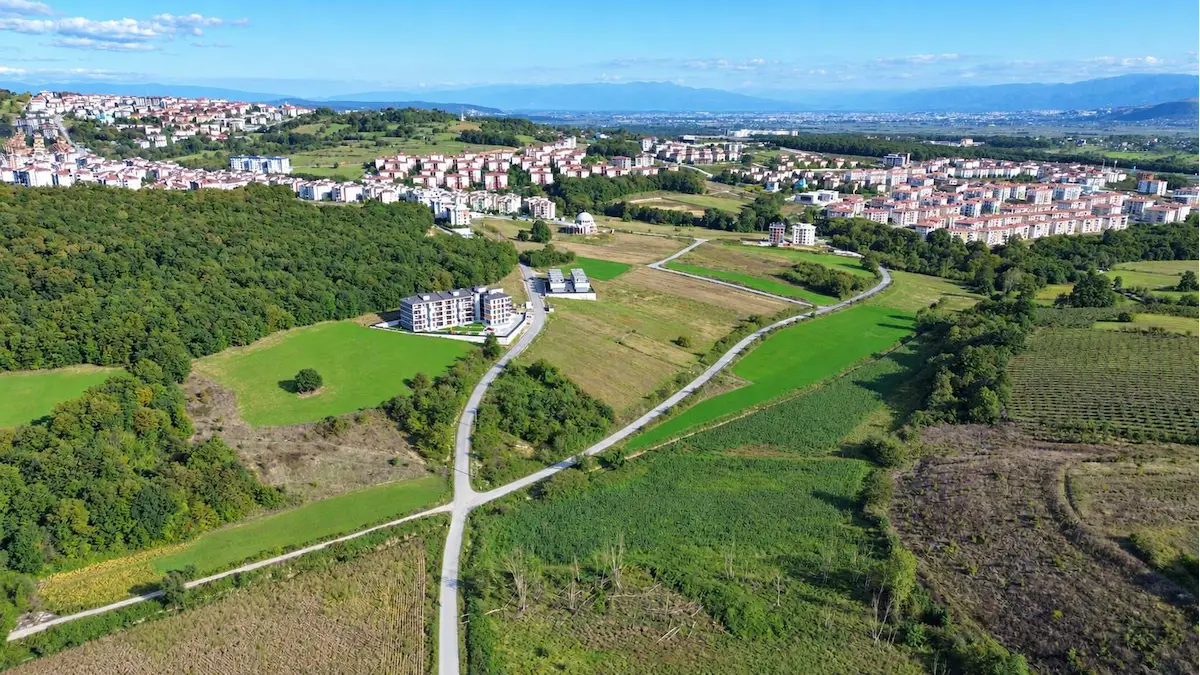 REMAX MAVİ RIDVAN GEDİK'TEN KORUCUKTA 500 M² KONUT İMARLI ARSA