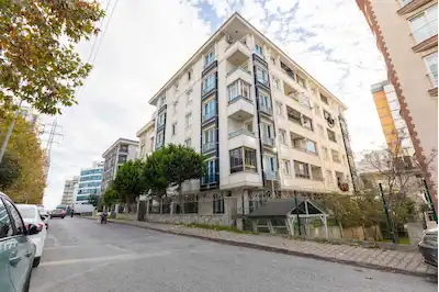 ESENYURT AKEVLER MAHALLESI'NDE MERKEZI KONUMDA 1+1 SATILIK DAIRE