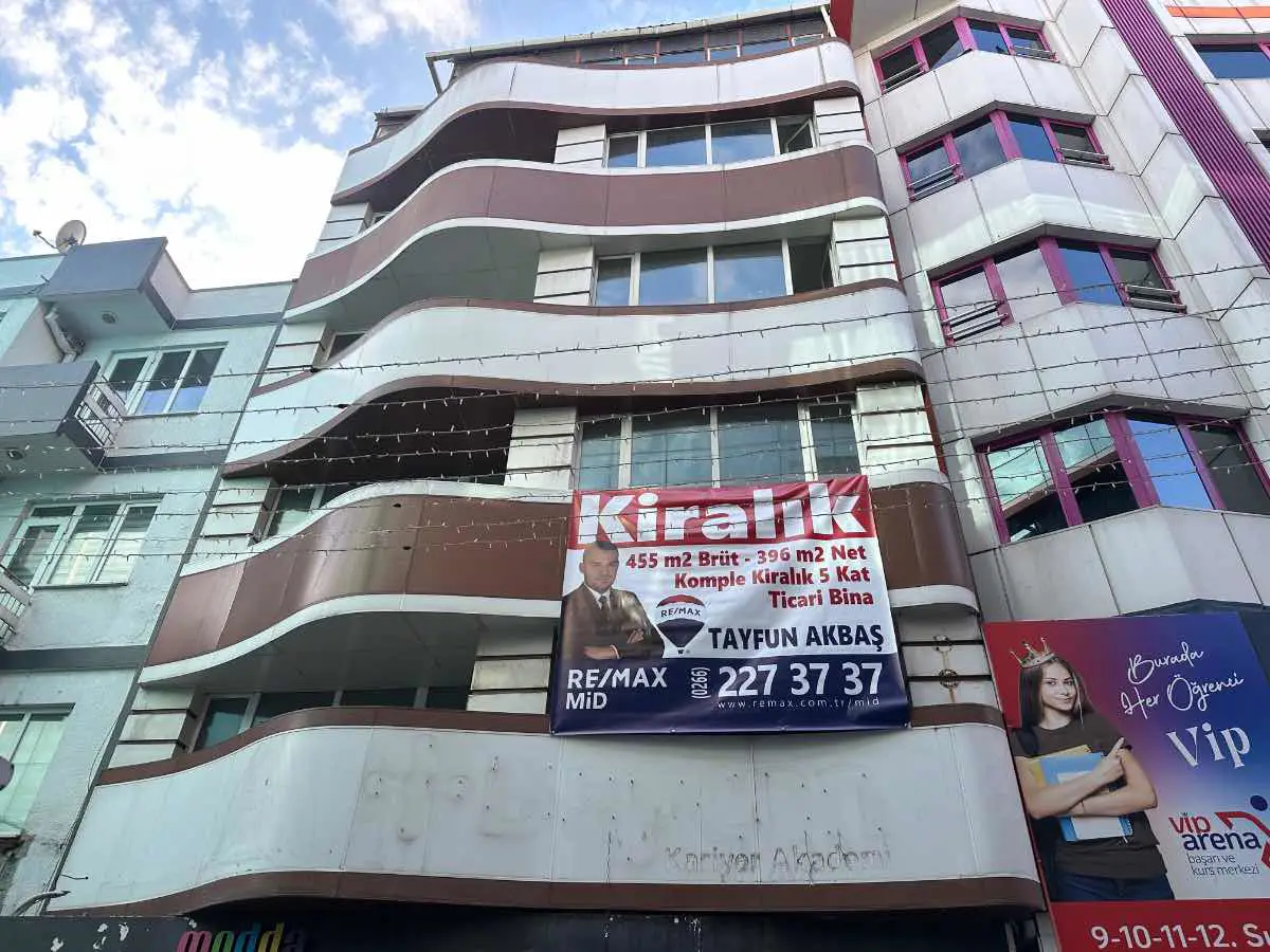 BALIKESİR KARESİ ESKİ KUYUMCULAR’DA KİRALIK 5 KATLI OKUL/DERSHANE BİNASI