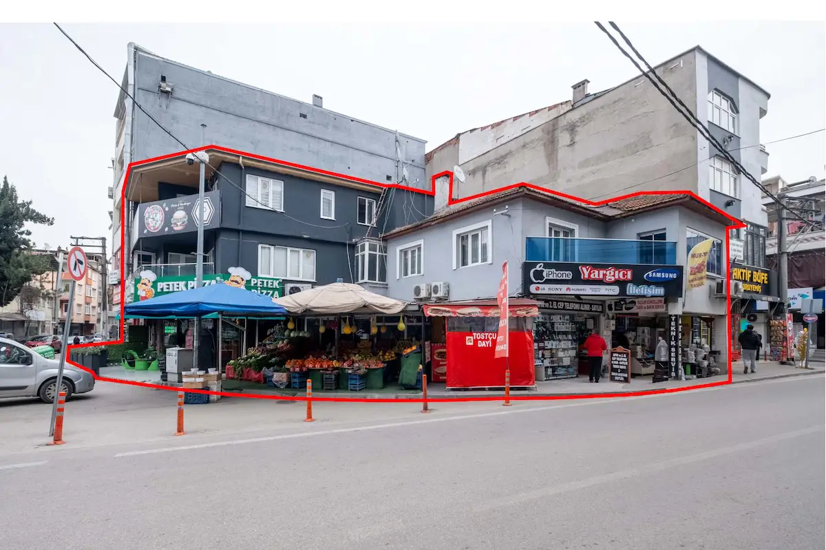 REMAX AREA DAN BAĞLARBAŞI MEYDAN KOMPLE SATILIK 5 DÜKKAN 3 DAIRE