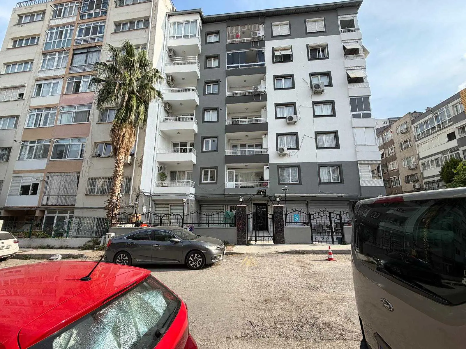 BOZYAKA SAİM ÇIKRIKÇI YAKINI 3+1 ASANSÖRLÜ ARAKAT SATILIK DAİRE