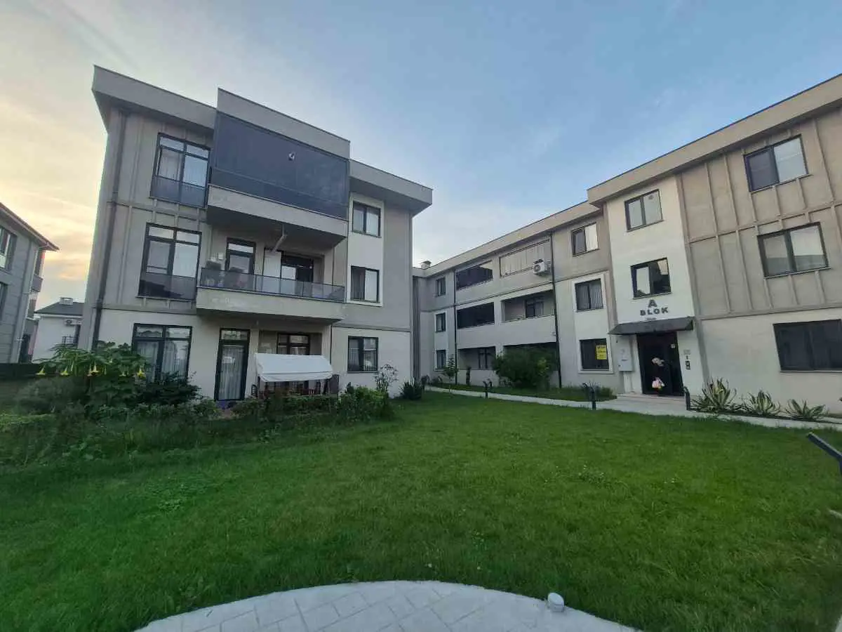 ADAPAZARI * KREDİYE UYGUN * SİTE İÇİ * GENİŞ 2+1 DAİRE 