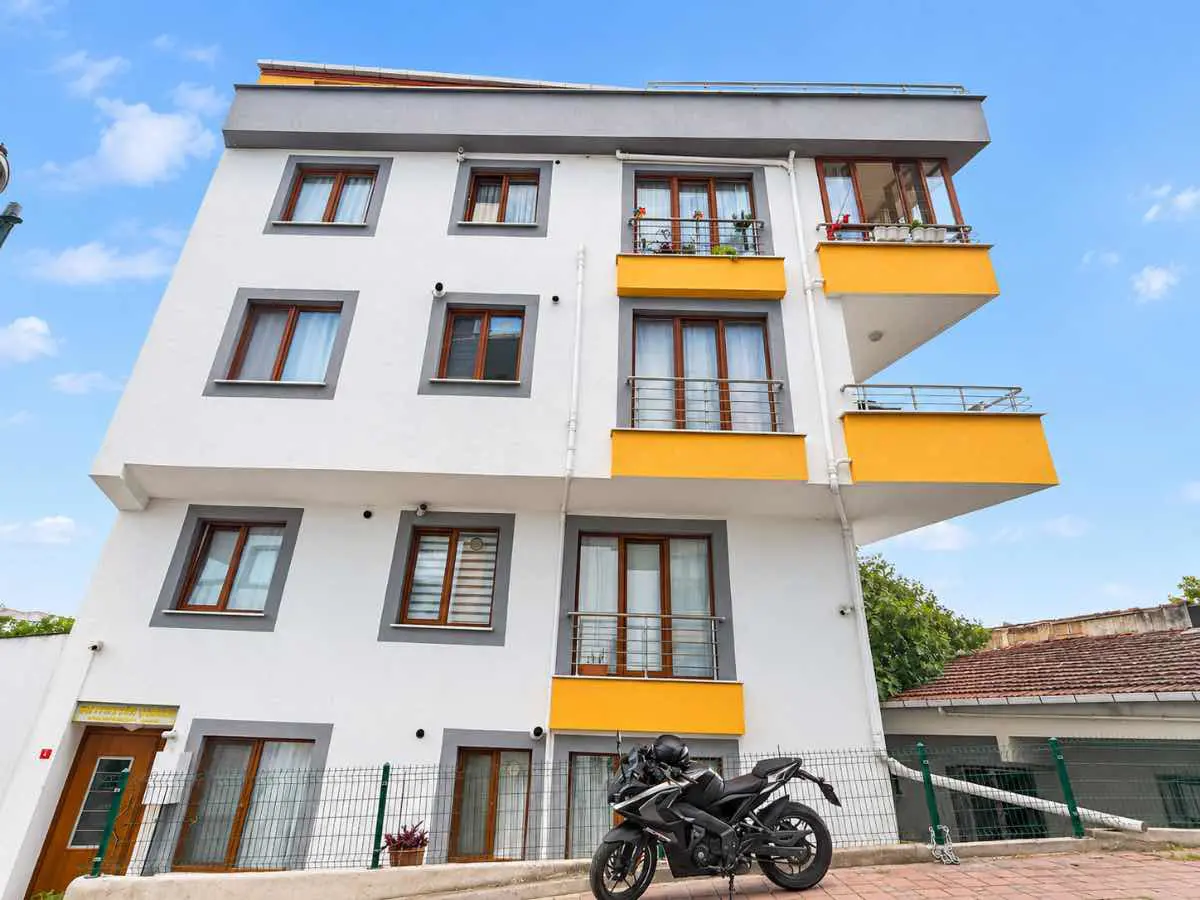 ÇEKMEKÖY MERKEZ MAH’DE  2+1 | BALKONLU 