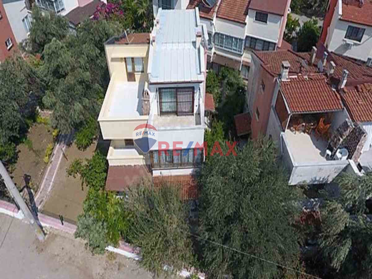 ALTINOLUK KAZDAĞLARI MANZARALI PLAJA 200M SATILIK TRİPLEX VİLLA