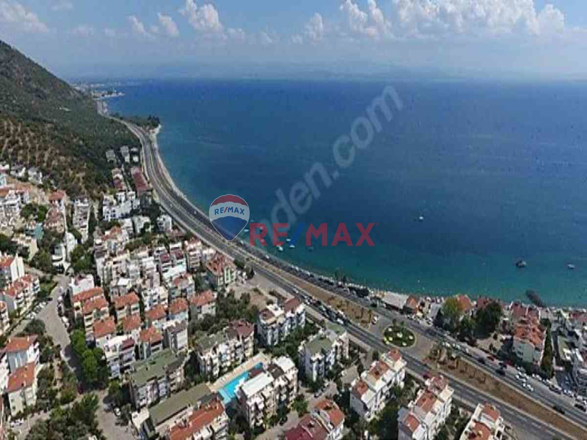 ALTINOLUK KAZDAĞLARI MANZARALI PLAJA 200M SATILIK TRİPLEX VİLLA