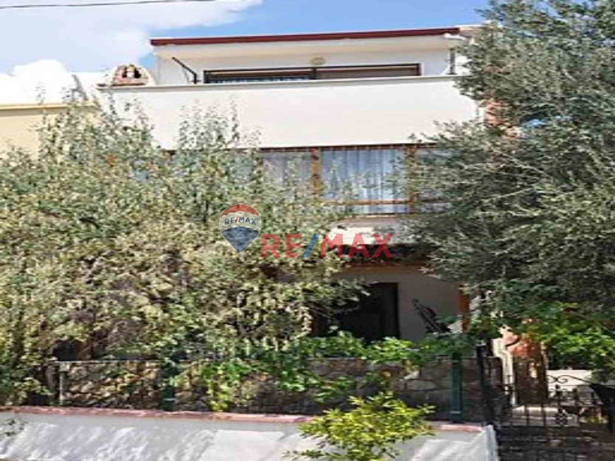 ALTINOLUK KAZDAĞLARI MANZARALI PLAJA 200M SATILIK TRİPLEX VİLLA