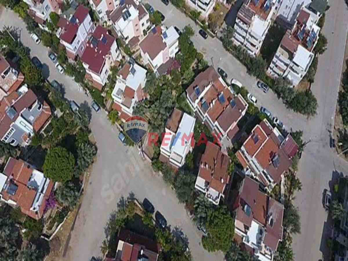 ALTINOLUK KAZDAĞLARI MANZARALI PLAJA 200M SATILIK TRİPLEX VİLLA