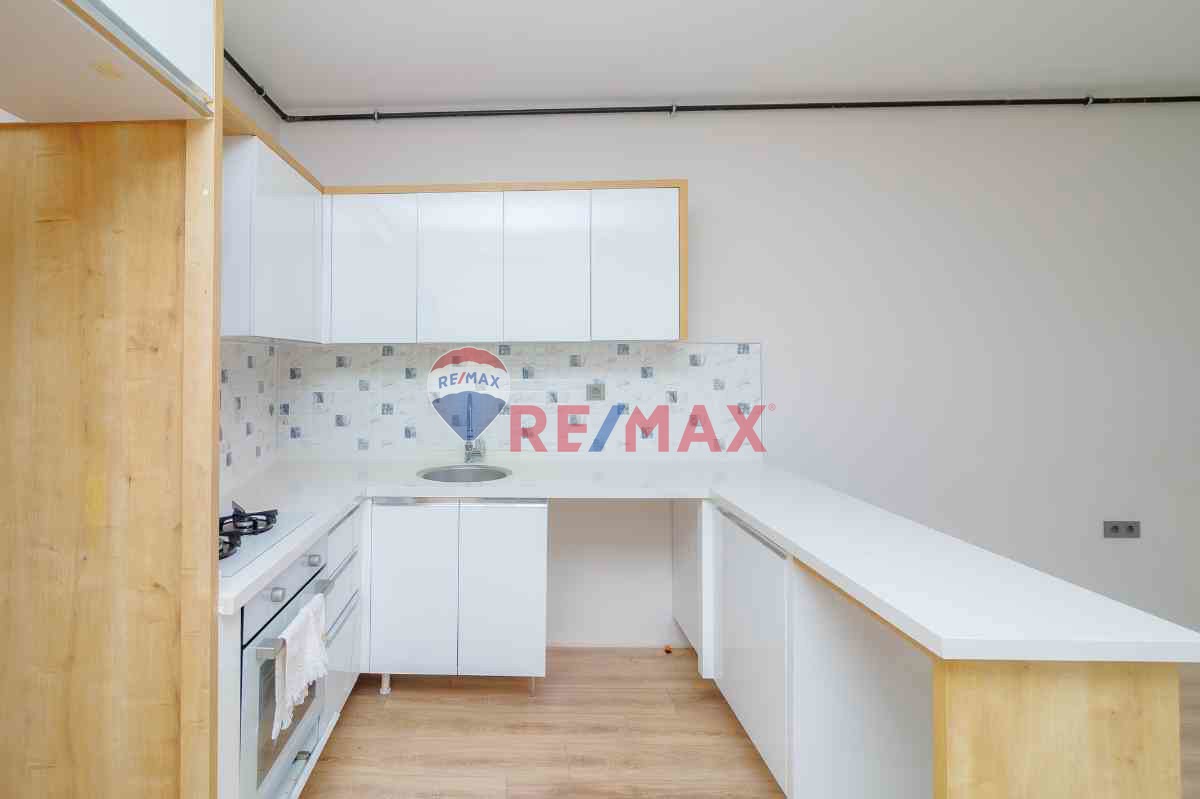 SEYREK'TE MERKEZİ KONUMDA 80 M² KİRALIK 2+1 DAİRE