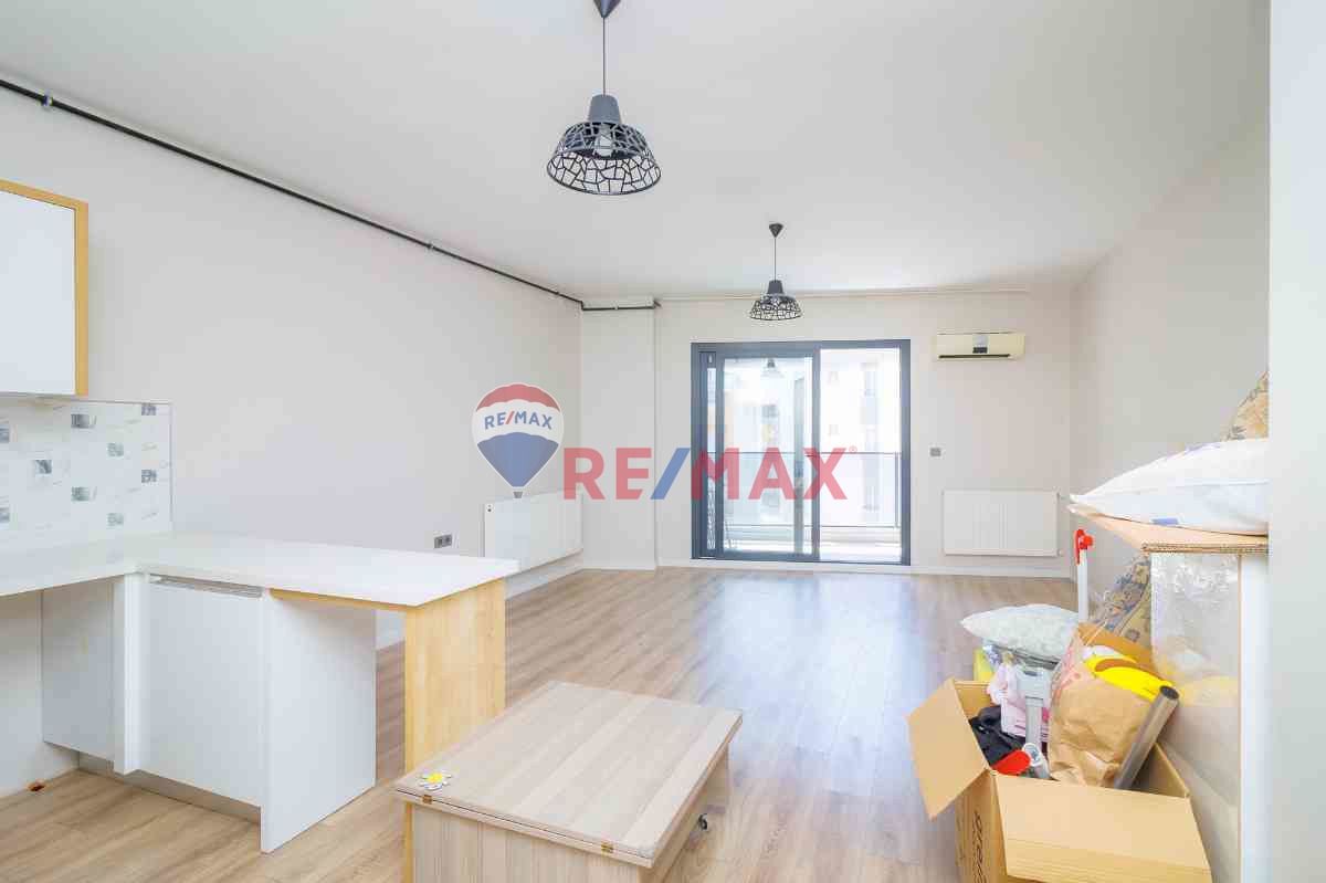 SEYREK'TE MERKEZİ KONUMDA 80 M² KİRALIK 2+1 DAİRE