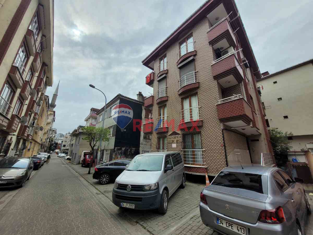 ASHILL'DEN ÇOK İYI KONUMDA 2+1 BOŞ TADILAT İHTIYACI OLAN SATILIK