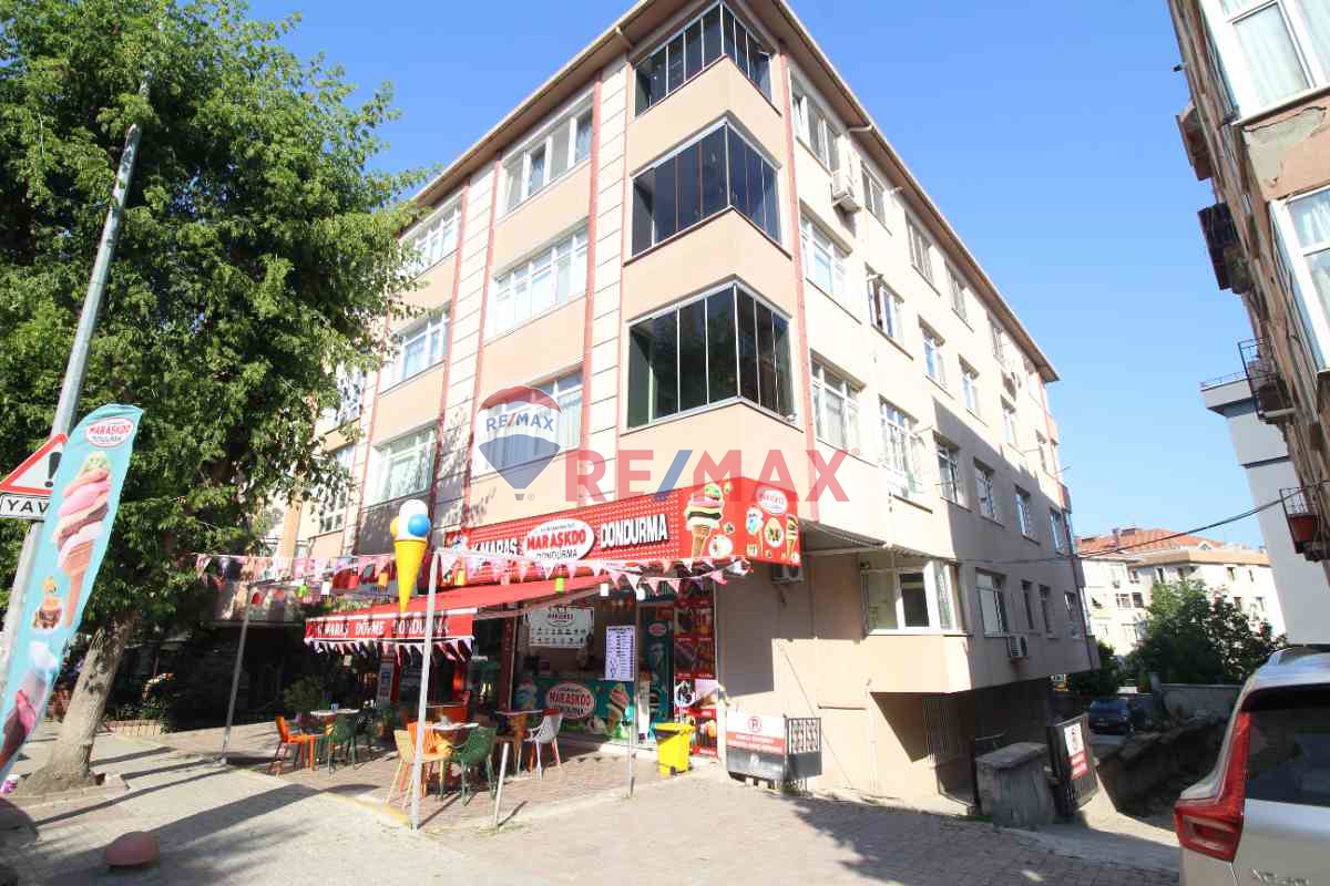 DELI HÜSEYIN PAŞA CADDE ÜZERI GENIŞ 2+1 EŞYALI DAIRE