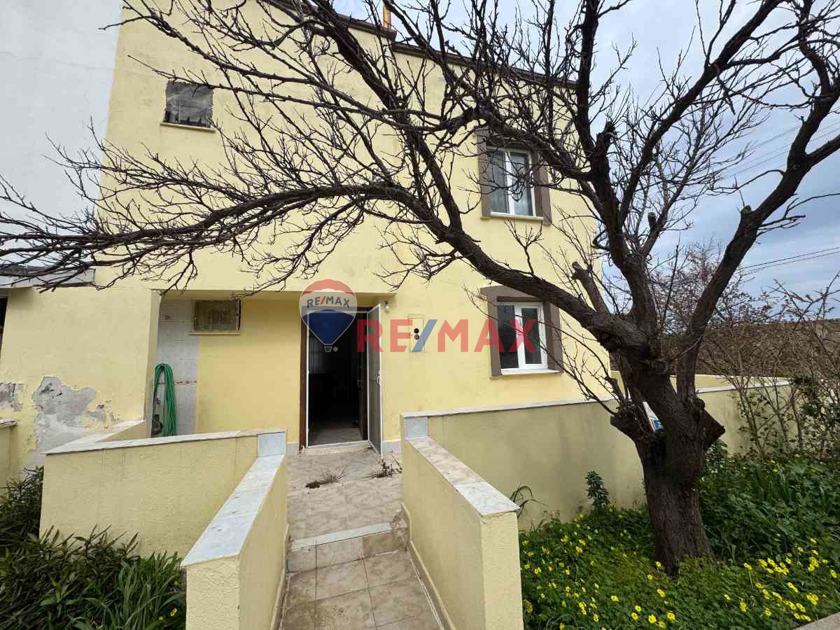 KARABURUN YENILIMAN’DA FULL DENIZ MANZARALI, GENIŞ TERASLI VE BALKONLU İKIZ VILLA