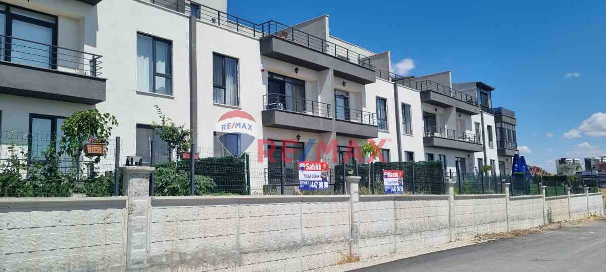 BAĞLICA'DA KENDİNE AİT BAHÇESİ OLAN 2+1 DAİRE!